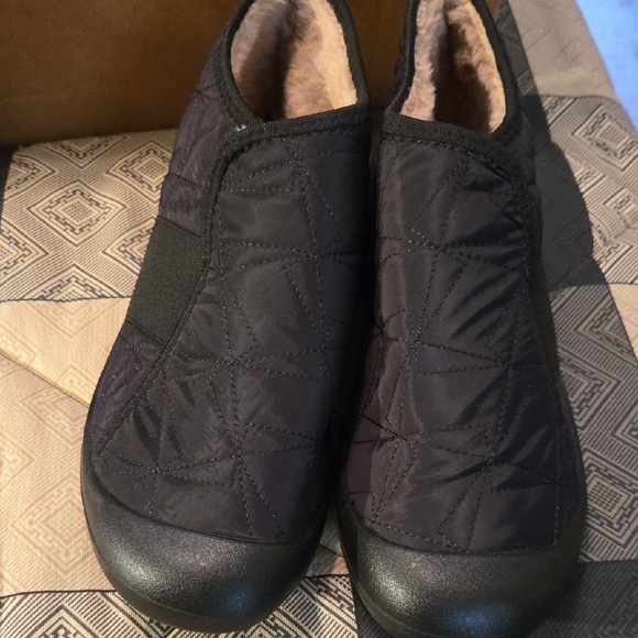 Fashions Shoes - Cozy Black NWOT Quilted Faux Fur Lined Slip On Boots...